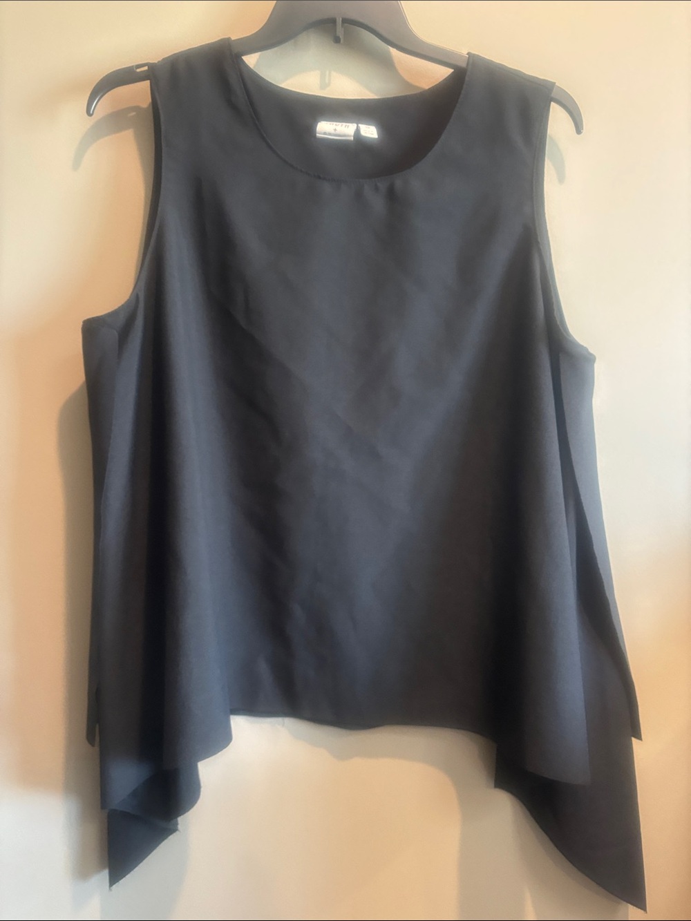 Truth + Style Black Sleeveless Asymmetrical Tank Top